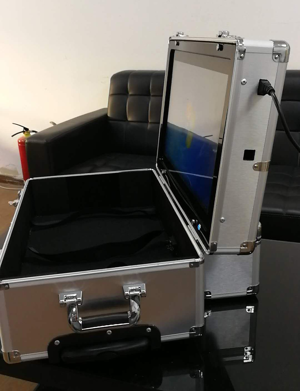便携式雨量检测设备工控一体机2.jpg