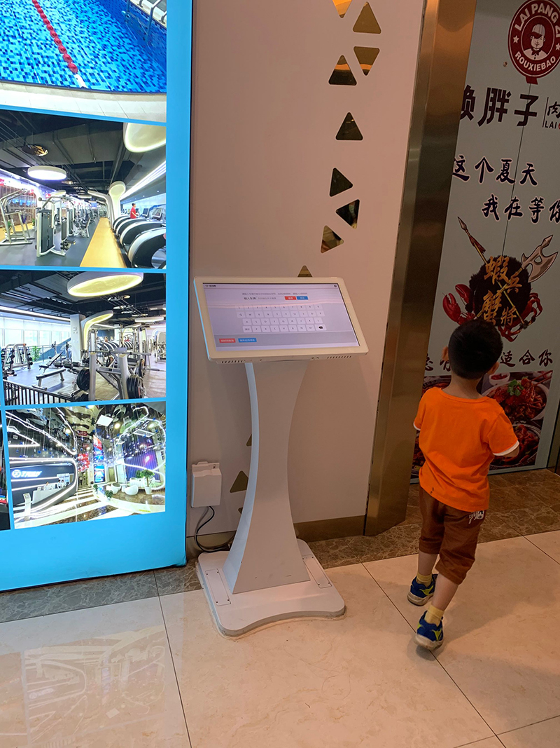 商场店铺展示触摸一体机3.jpg