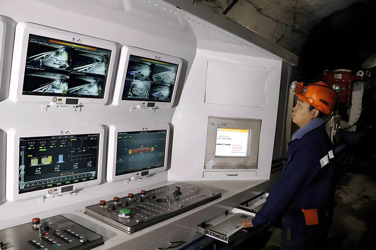 TouchWo触沃工控一体机赋能煤炭开采应用解决方案 TouchWo触沃工控一体机赋能煤炭开采应用解决方案