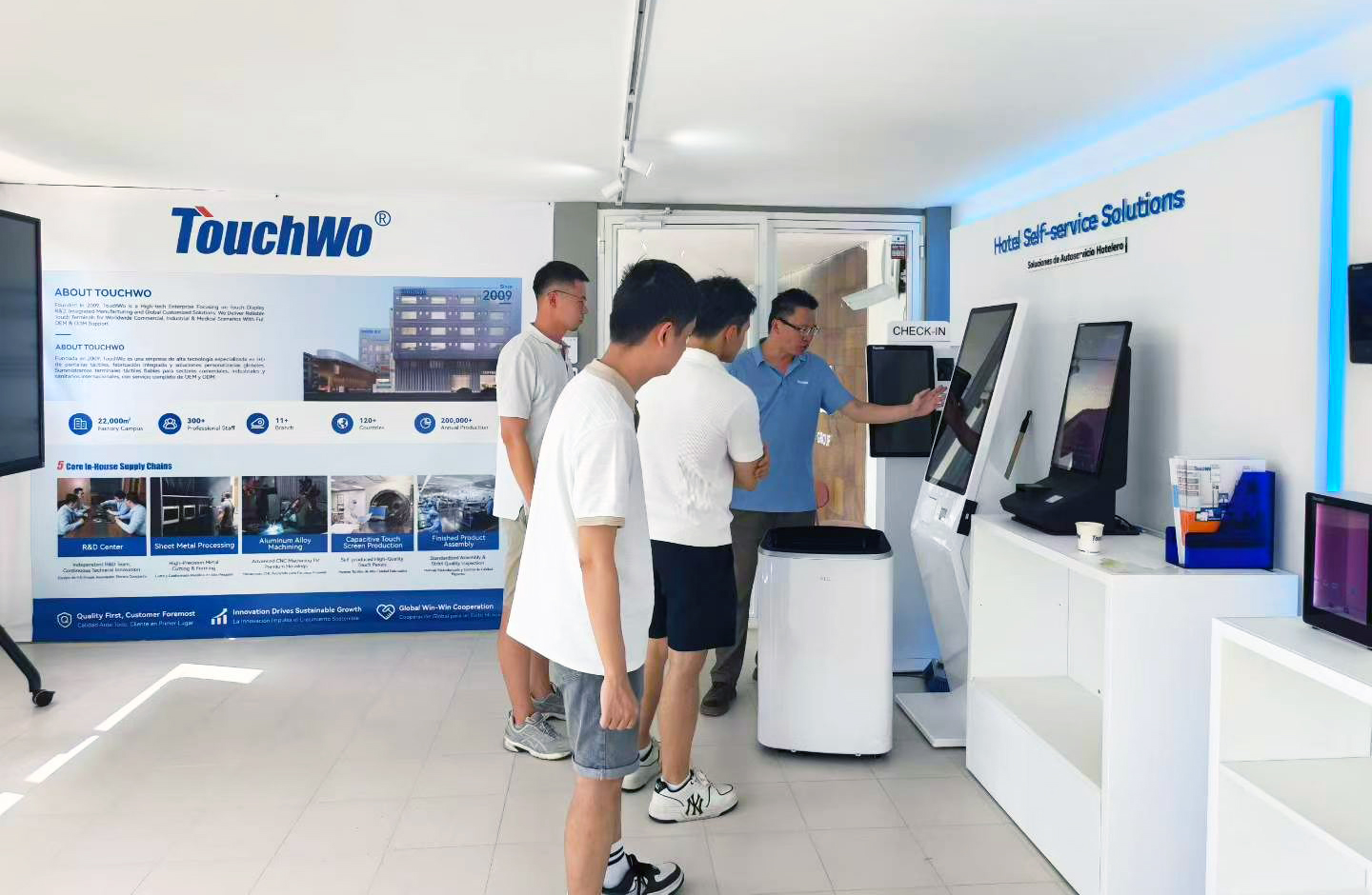 西班牙展厅2.jpg